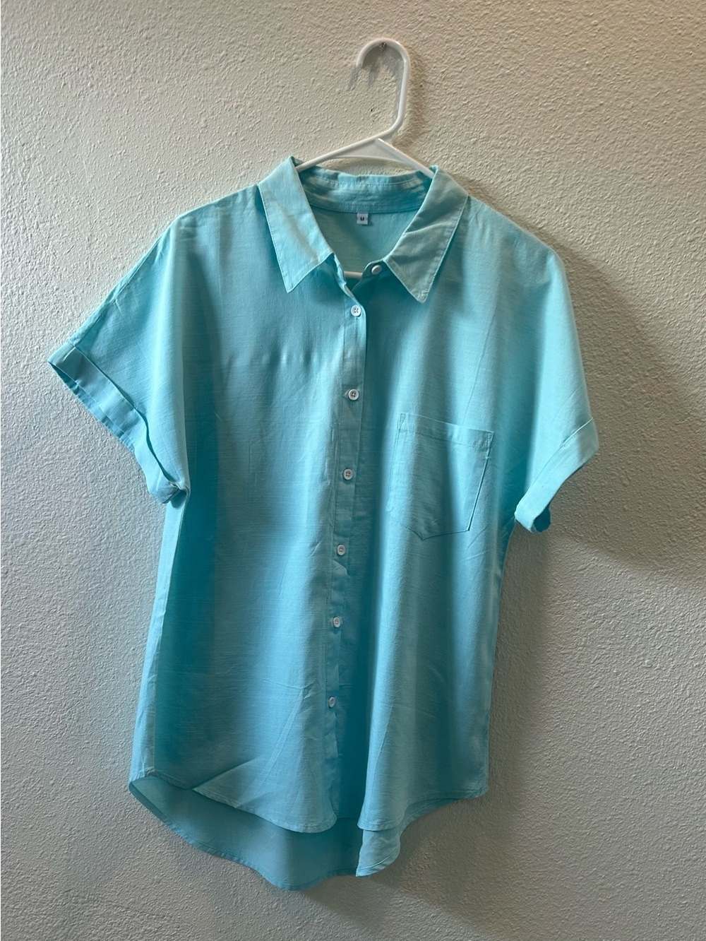 Women’s Short-Sleeve Button-Up Shirt in Light Aqua